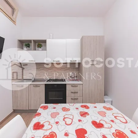 Apartment Red Sun