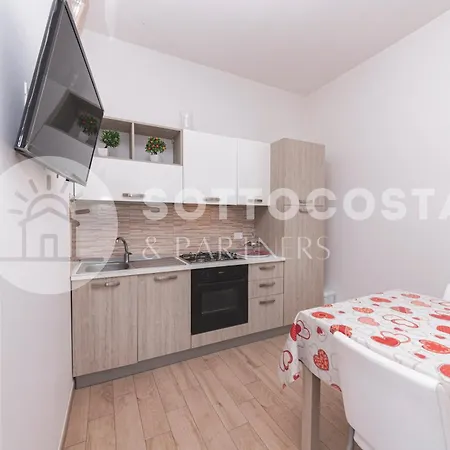 Apartment Red Sun