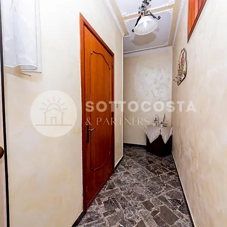 Red Sun Apartment *